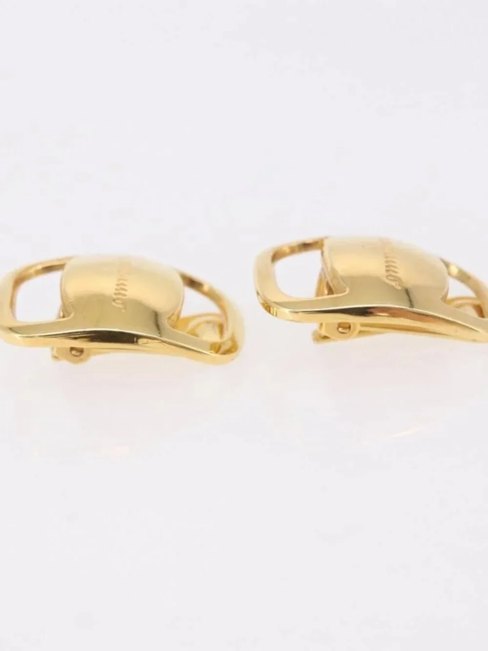 Salvatore Ferragamo Vala Earring Metal Gold Auth am11968V